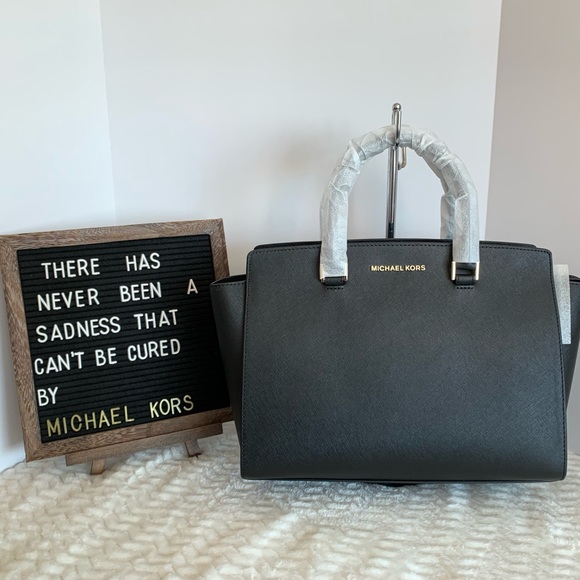 Michael Kors Handbags - NWT Michael Kors Selma LG TZ Satchel - Blk